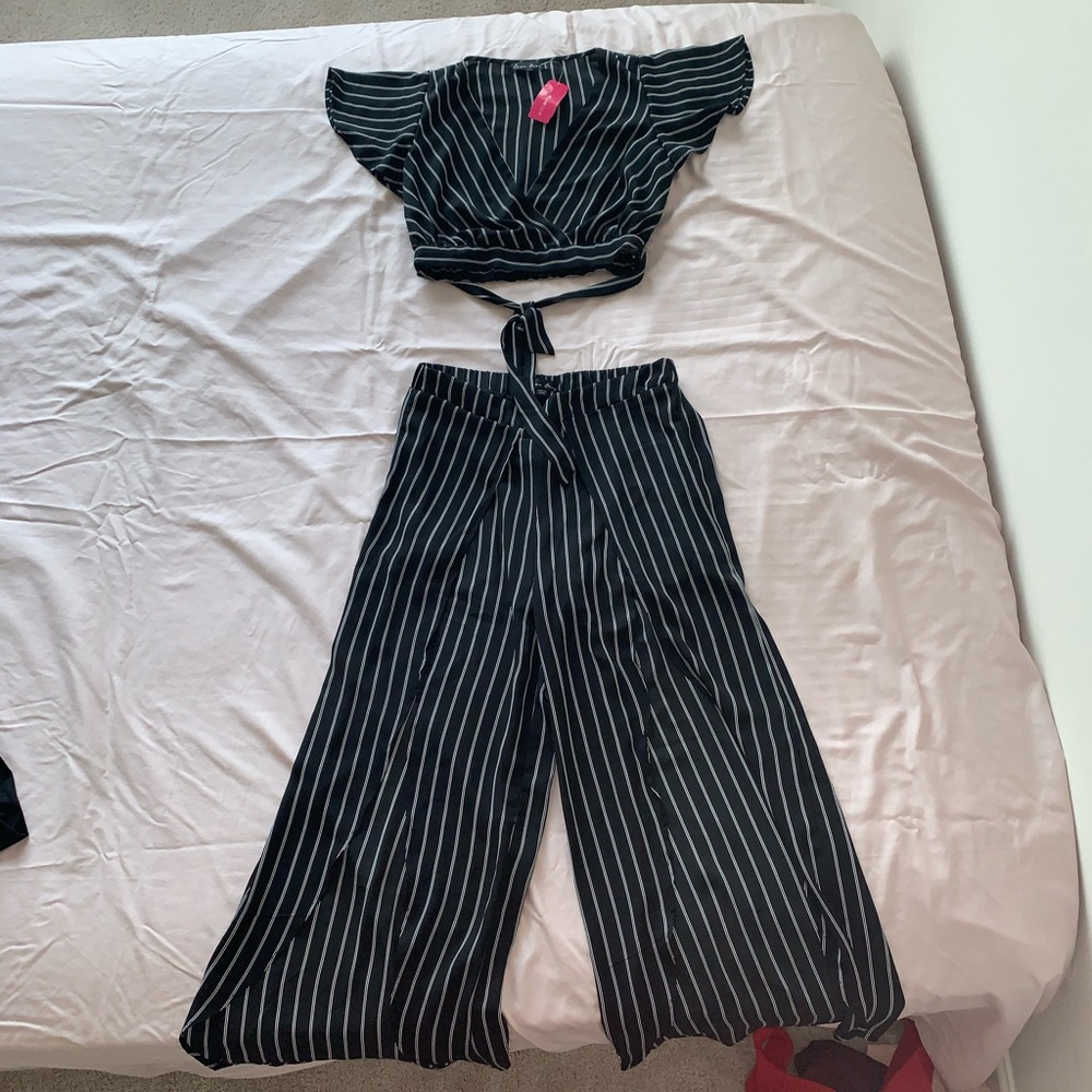 Black striped set